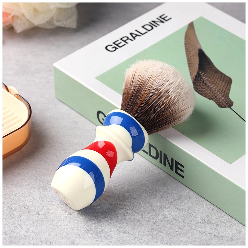 ヤキ バーバーポールスタイル シェービングブラシ 24mm  - Men'S Grooming Hairstyles のレビューと価格